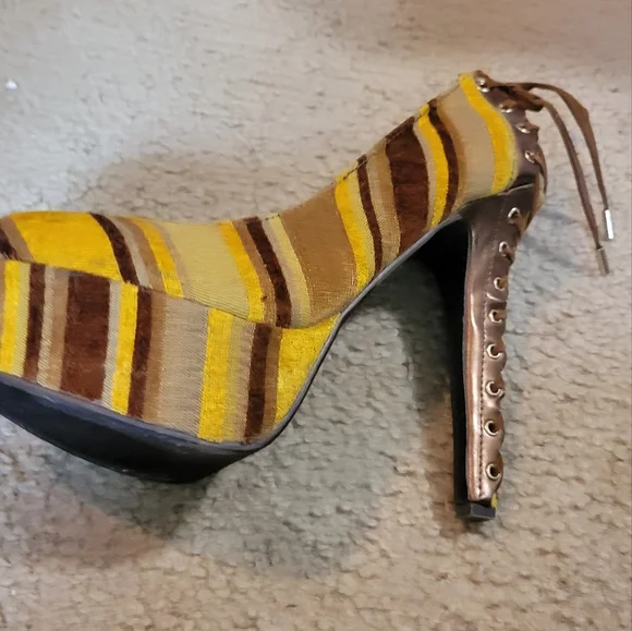 Heels - Picture 2 of 2